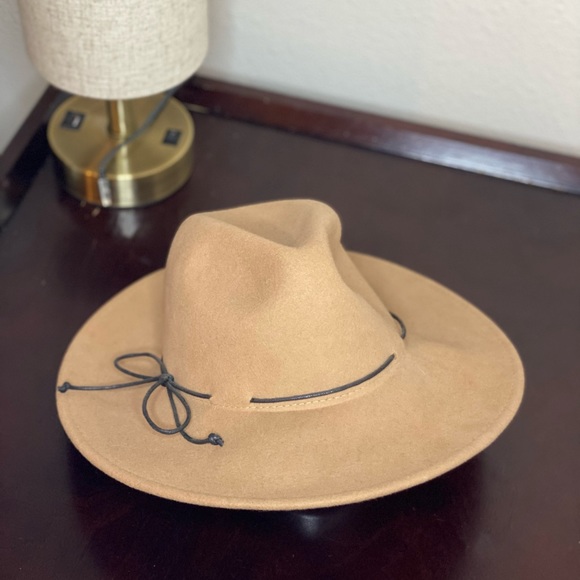 Hat - Picture 1 of 3